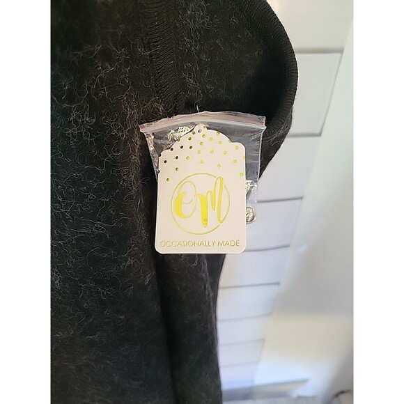 Occasionally Made Womens L Cape Wool Black Poncho Sweater Soft Comfy Casual Chic - Picture 7 of 9